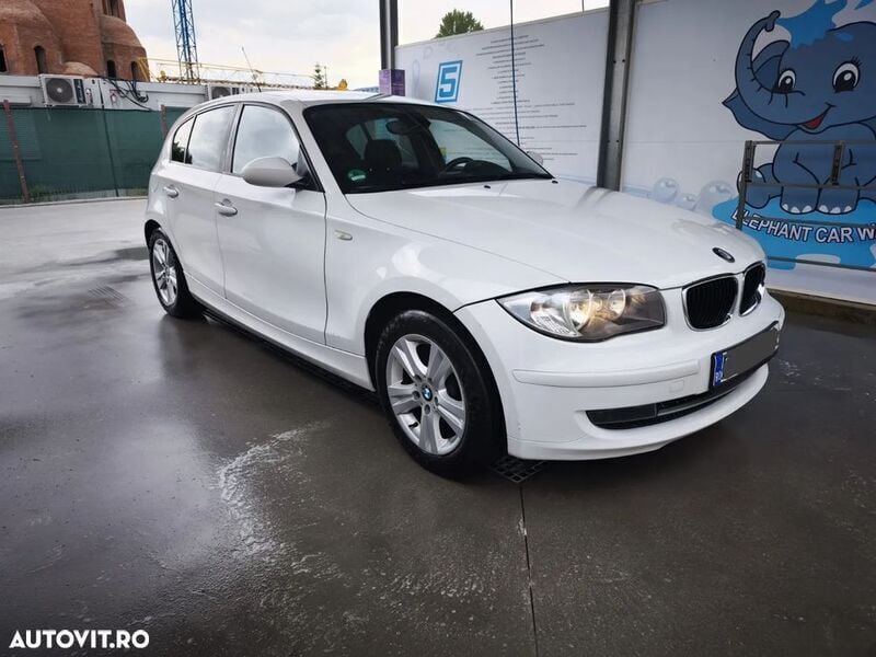 Alb Utilizat 2009 BMW 118 Hatchback | 3.600 EUR (Preț OK) - Imagine 1/4