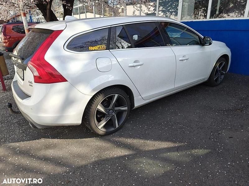 Second-hand Volvo V60 215 CP (158 kW) 2014 Culoarealb Break