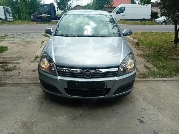 Second-hand Opel Astra 80 CP (58 kW) 2006 Berlinǎ