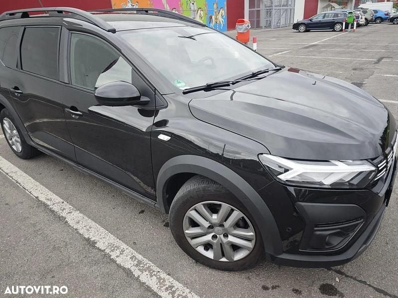 Culoarenegru Second-hand 2023 Dacia Jogger Expression Monovolum | 16.900 EUR (Puțin scump) - Imagine 1/4
