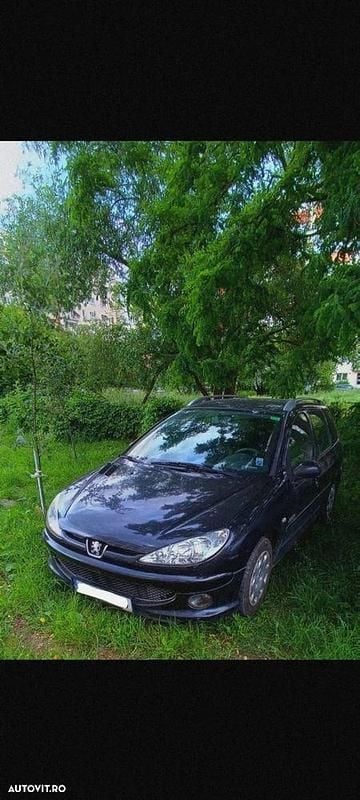 Culoarenegru Utilizat 2006 Peugeot 206 Break | 1.000 EUR (Super Preț) - Imagine 1/4