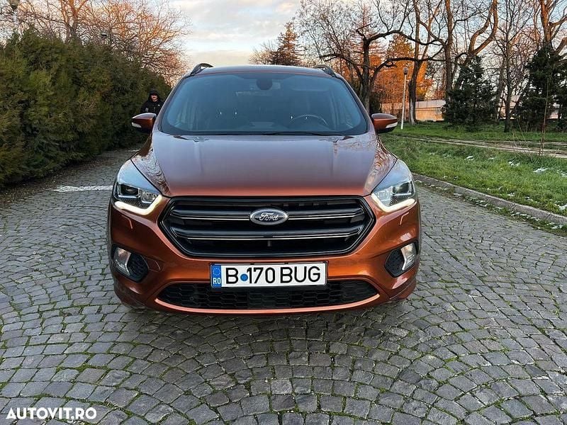 Culoaremaro Utilizat 2018 Ford Kuga ST-Line SUV | 14.690 EUR (Preț bun) - Imagine 1/4