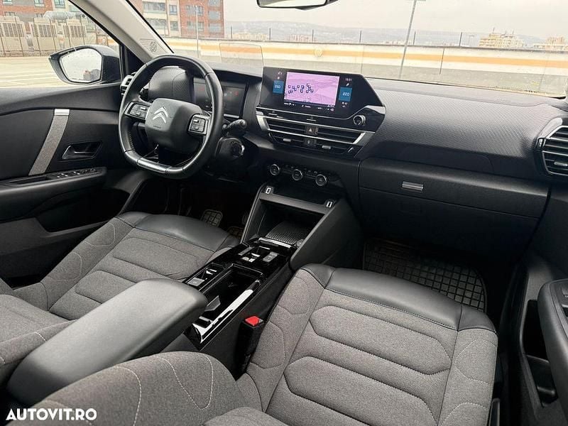 Second-hand Citroën C4 Feel 131 CP (96 kW) 2022 Culoaregri Hatchback