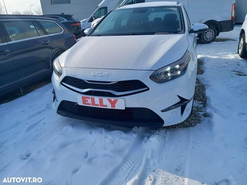 Second-hand Kia Ceed Platinum 136 CP (100 kW) 2022 Culoarealb Hatchback