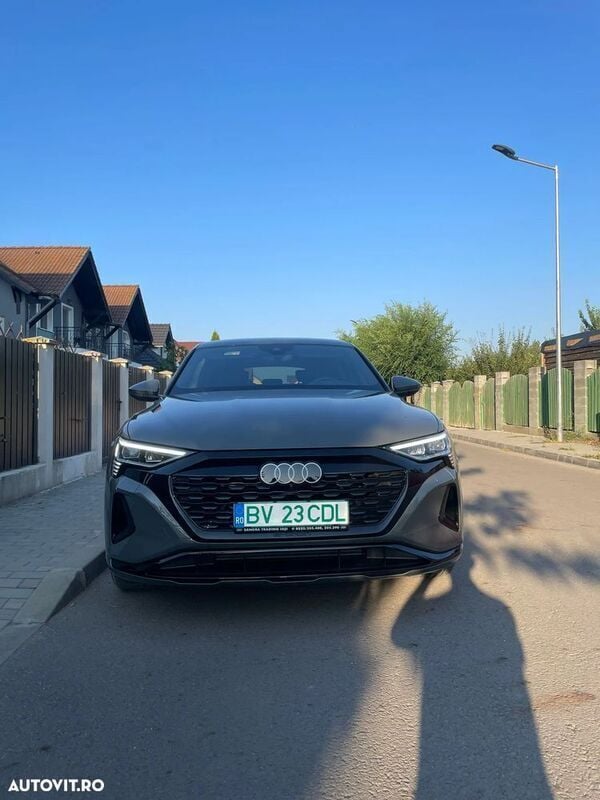 Gri Utilizat 2023 Audi Q8 e-tron Advanced SUV | 53.000 EUR - Imagine 1/4