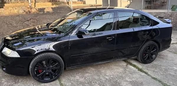 Negru Utilizat 2006 Skoda Octavia RS Berlinǎ | 5.000 EUR (Preț OK) - Imagine 1/4