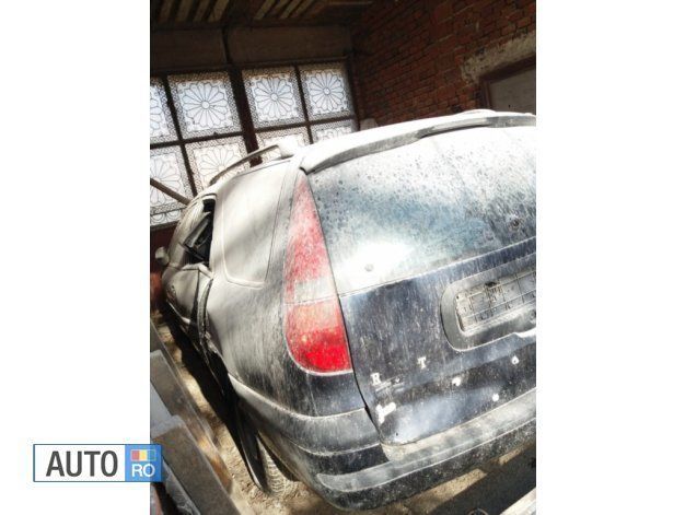 Albastru marin Utilizat 2000 Renault Laguna Break | 300 EUR - Imagine 1/2