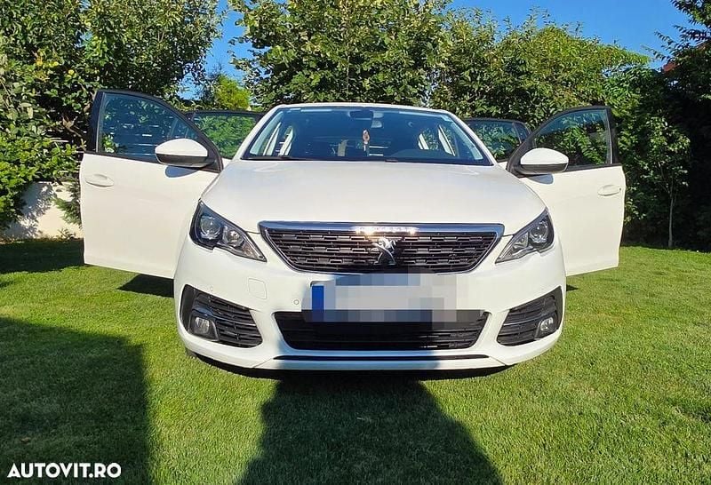 Alb Utilizat 2018 Peugeot 308 Allure Hatchback | 8.000 EUR (Preț bun) - Imagine 1/4