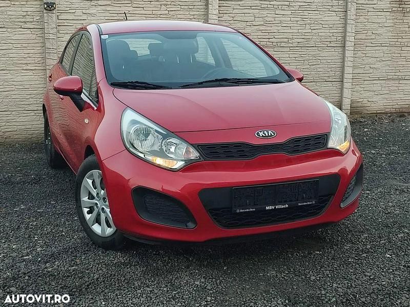 Second-hand Kia Rio 75 CP (55 kW) 2013 Culoarerosu