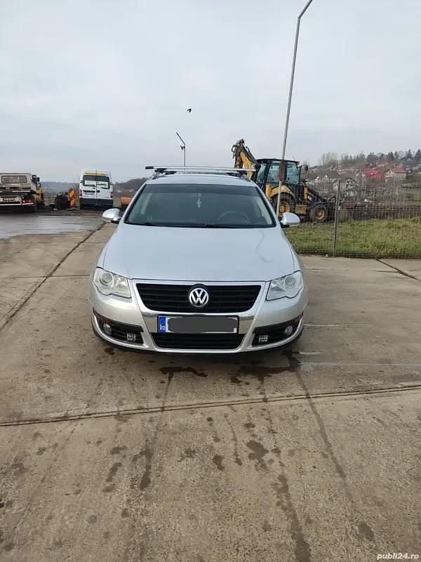 Utilizat 2010 VW Passat Berlinǎ | 2.850 EUR (Super Preț) - Imagine 1/4