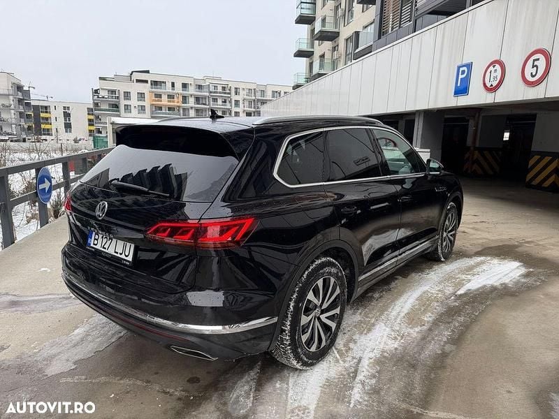 Second-hand VW Touareg Atmosphere 286 CP (210 kW) 2019 Culoarenegru SUV