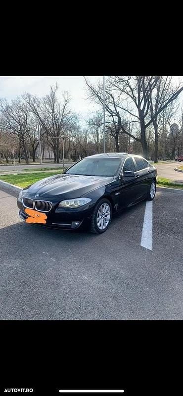 Second-hand BMW 520 184 CP (135 kW) 2012 Culoarenegru Berlinǎ