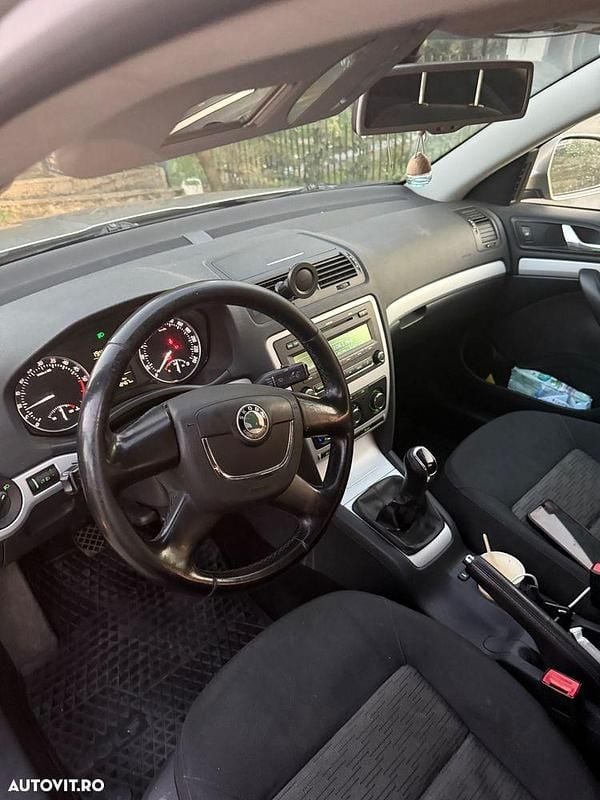 Culoaregri Second-hand 2011 Skoda Octavia GreenLine Berlinǎ | 4.600 EUR (Preț OK) - Imagine 1/4