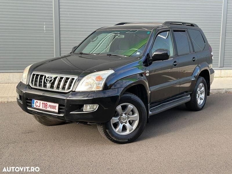 Culoarenegru Utilizat 2006 Toyota Land Cruiser Travel SUV | 12.500 EUR (Preț bun) - Imagine 1/4