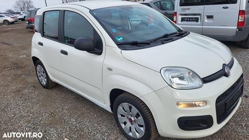 Second-hand Fiat Panda 69 CP (50 kW) 2012 Culoarealb Hatchback