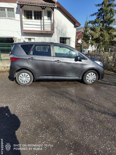 Second-hand Toyota Verso-S 99 CP (72 kW) 2011 Monovolum