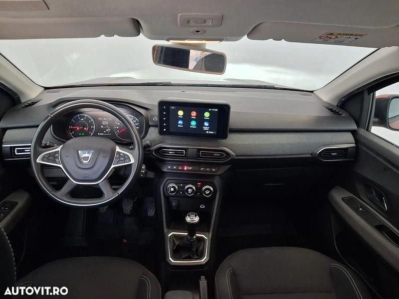 Second-hand Dacia Jogger 110 CP (80 kW) 2022 Culoaremaro Monovolum