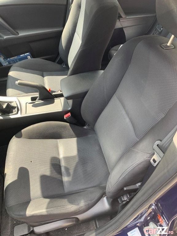 Second-hand Mazda 3 120 CP (88 kW) 2012 Albastru marin Berlinǎ