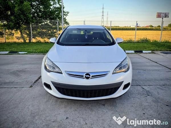 Second-hand Opel Astra GTC 130 CP (95 kW) 2012 Alb Coupe
