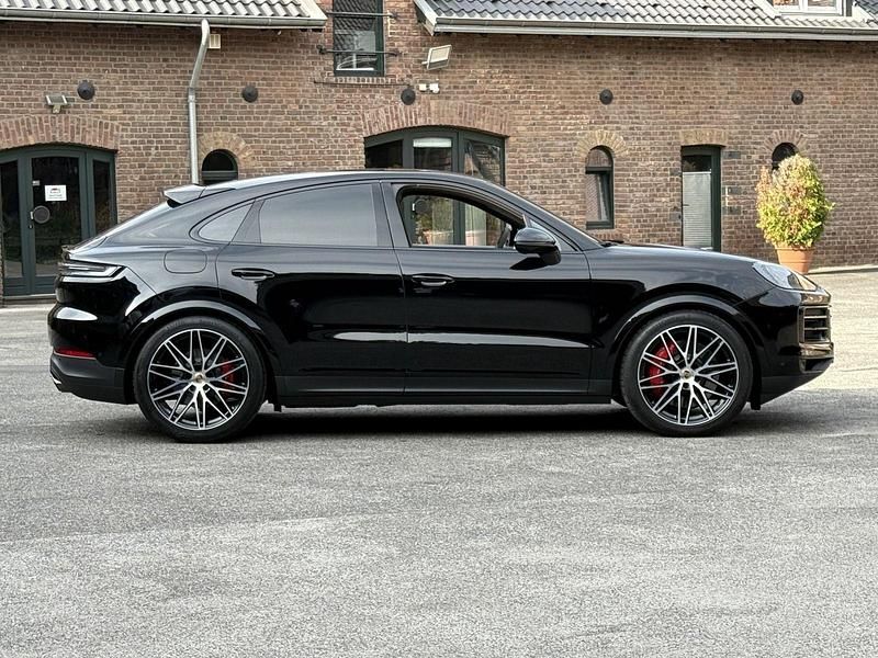 Negru Utilizat 2024 Porsche Cayenne S Chrono SUV | 137.910 EUR (Scump) - Imagine 1/1