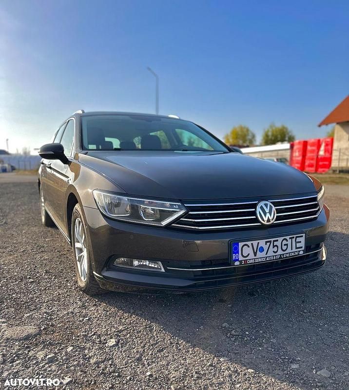 Culoaremaro Utilizat 2016 VW Passat Comfortline Break | 11.500 EUR (Preț OK) - Imagine 1/4