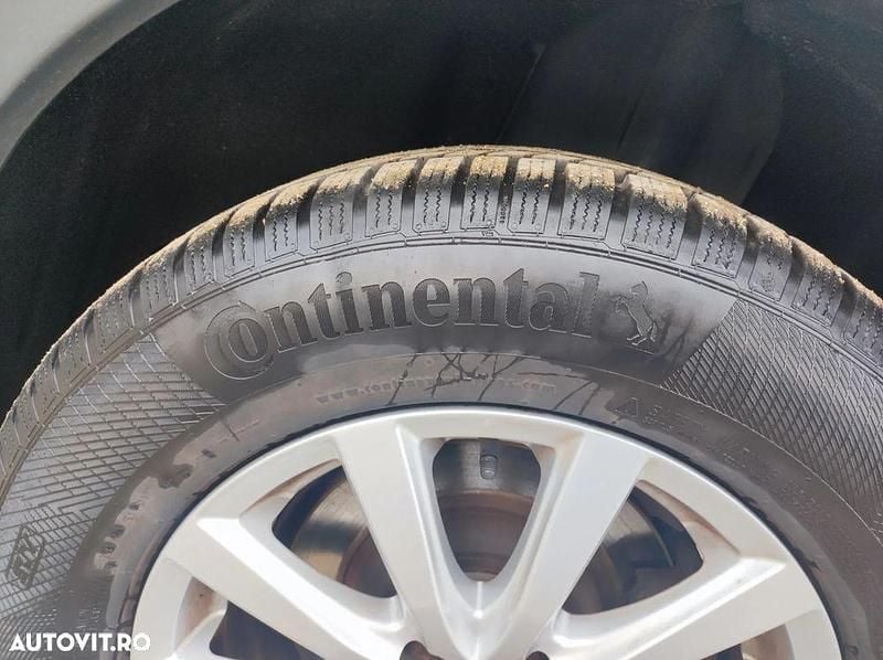 Culoarenegru Utilizat 2011 Ford Kuga Titanium SUV | 5.999 EUR (Preț bun) - Imagine 1/4