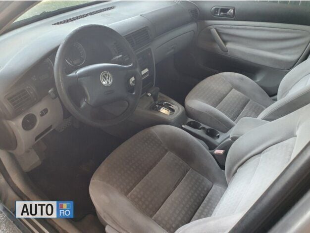 Second-hand VW Passat 2001 Gri Berlinǎ