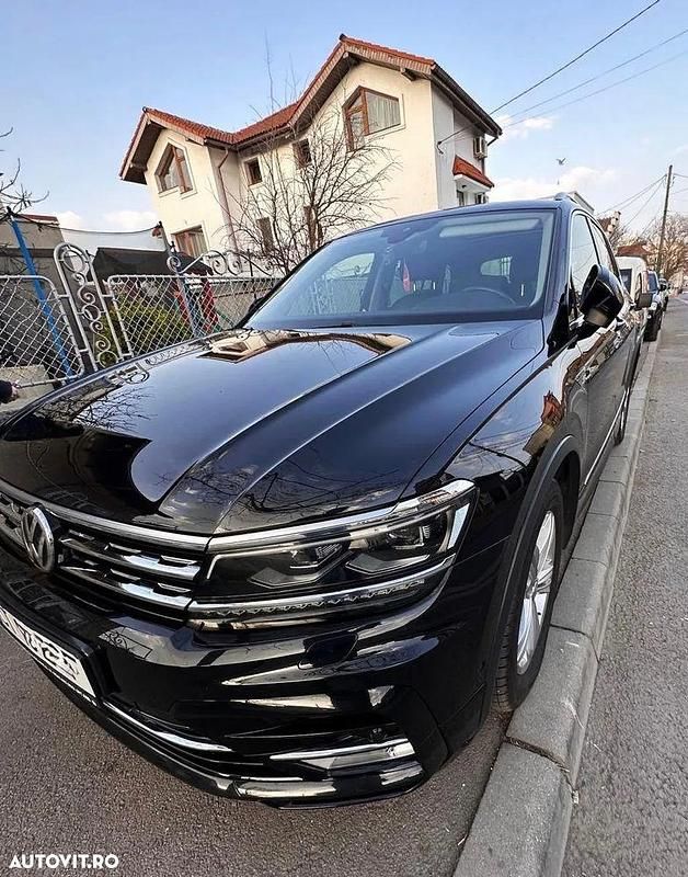 Culoarenegru Utilizat 2017 VW Tiguan Highline SUV | 21.500 EUR (Preț OK) - Imagine 1/4