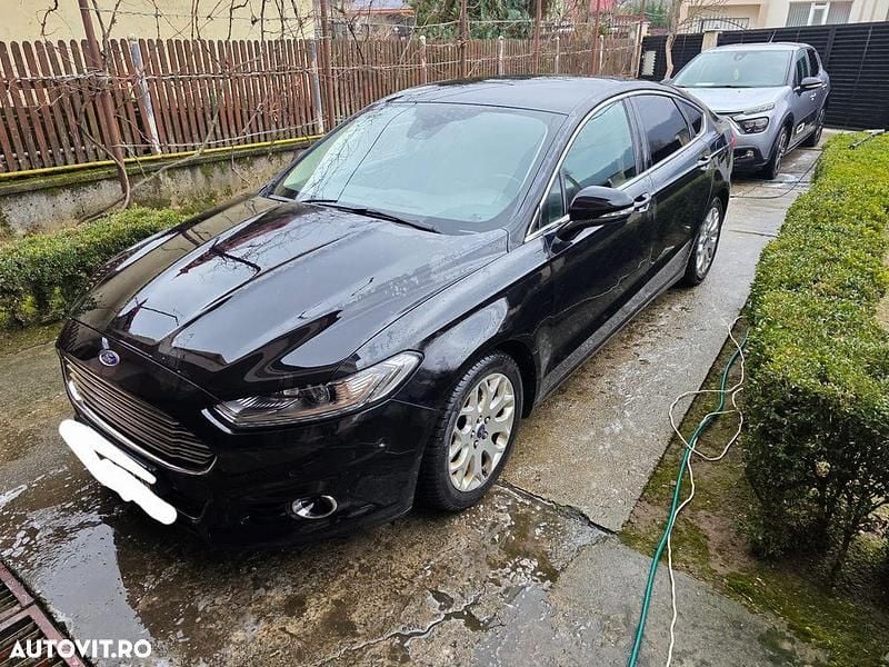 Second-hand Ford Mondeo Titanium 150 CP (110 kW) 2016 Culoarenegru Hatchback