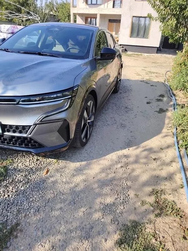 Utilizat 2023 Renault Megane E-Tech Hatchback | 25.650 EUR - Imagine 1/4