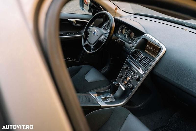 Second-hand Volvo XC60 Standard 163 CP (119 kW) 2011 Culoaregri SUV