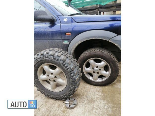Second-hand Land Rover Freelander 120 CP (88 kW) 2000 Albastru SUV