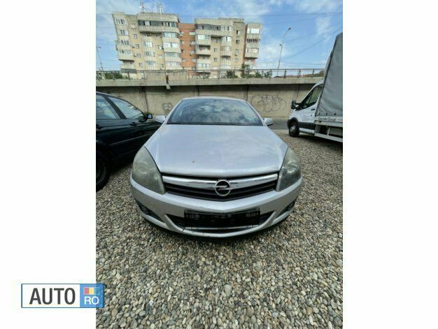 Argintiu Utilizat 2005 Opel Astra Coupe | 1.750 EUR (Preț OK) - Imagine 1/3