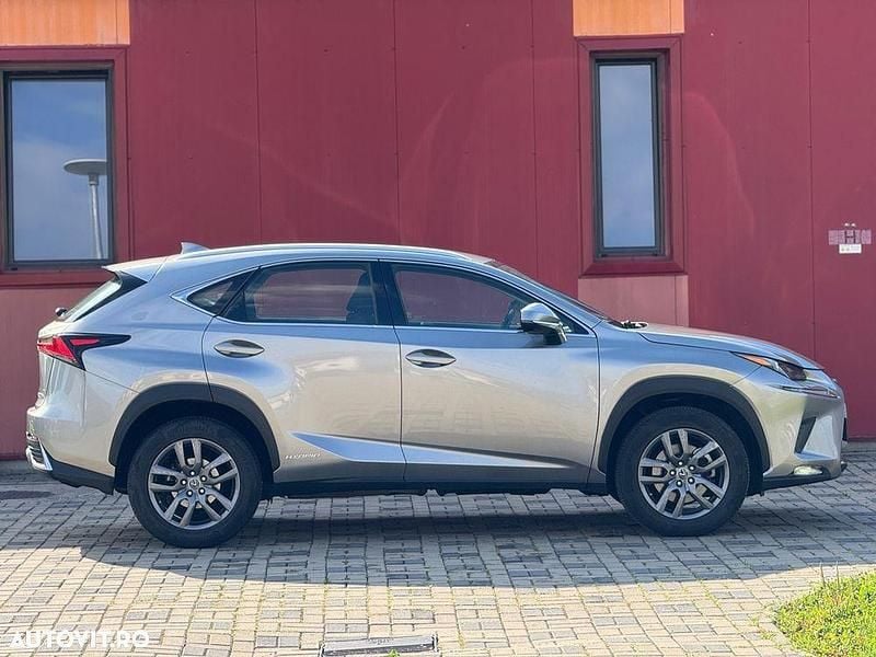 Culoaregri Utilizat 2020 Lexus NX300h Business Edition SUV | 26.900 EUR (Super Preț) - Imagine 1/4