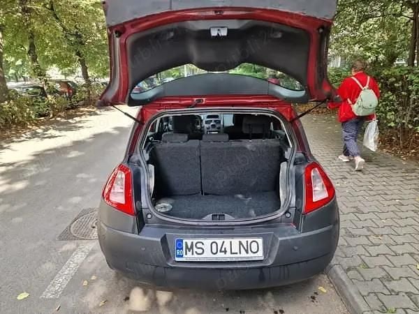 Utilizat 2005 Renault Mégane II Hatchback | 1.600 EUR (Preț OK) - Imagine 1/4