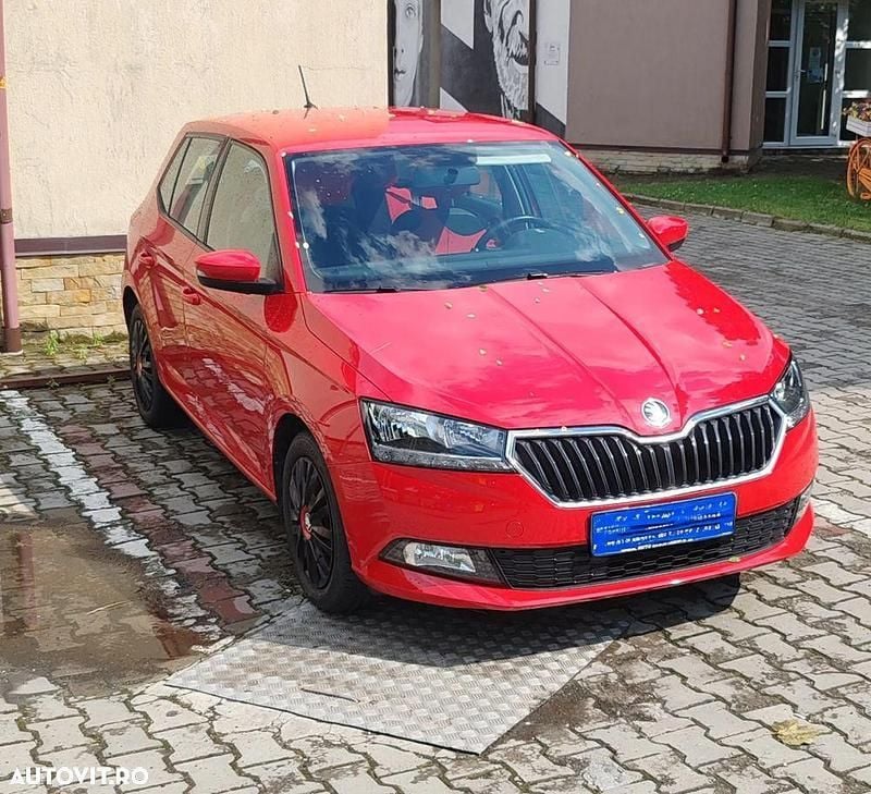 Rosu Utilizat 2020 Skoda Fabia Ambition Hatchback | 11.179 EUR (Preț OK) - Imagine 1/4