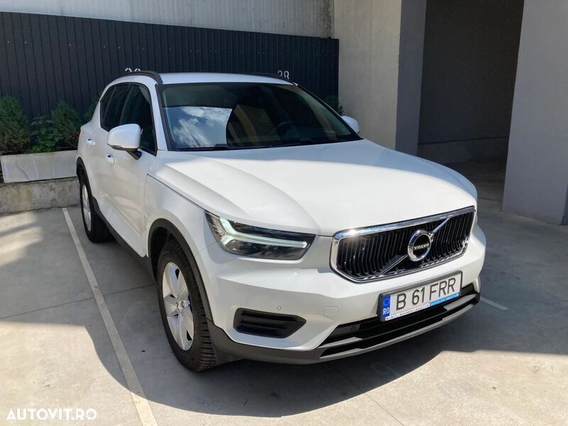 Alb Utilizat 2020 Volvo XC40 Momentum SUV | 20.825 EUR (Super Preț) - Imagine 1/4