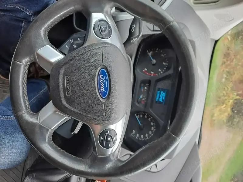 Utilizat 2015 Ford Transit Custom Van | 6.900 EUR (Super Preț) - Imagine 1/4