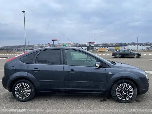 Utilizat 2006 Ford Focus Hatchback | 2.200 EUR (Preț OK) - Imagine 1/4