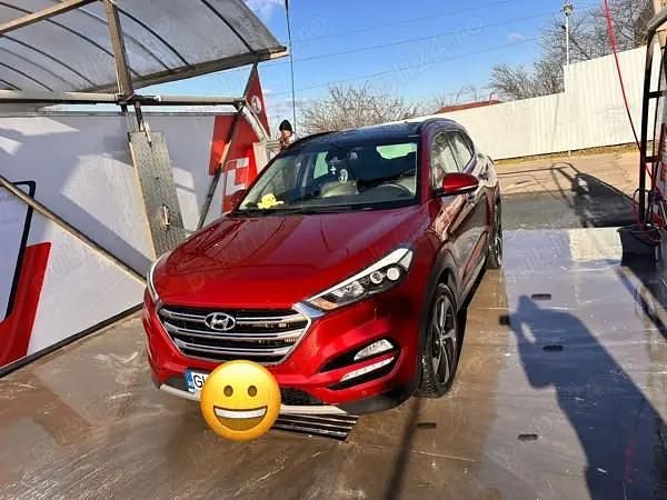 Second-hand Hyundai Tucson 185 CP (136 kW) 2017 Rosu SUV