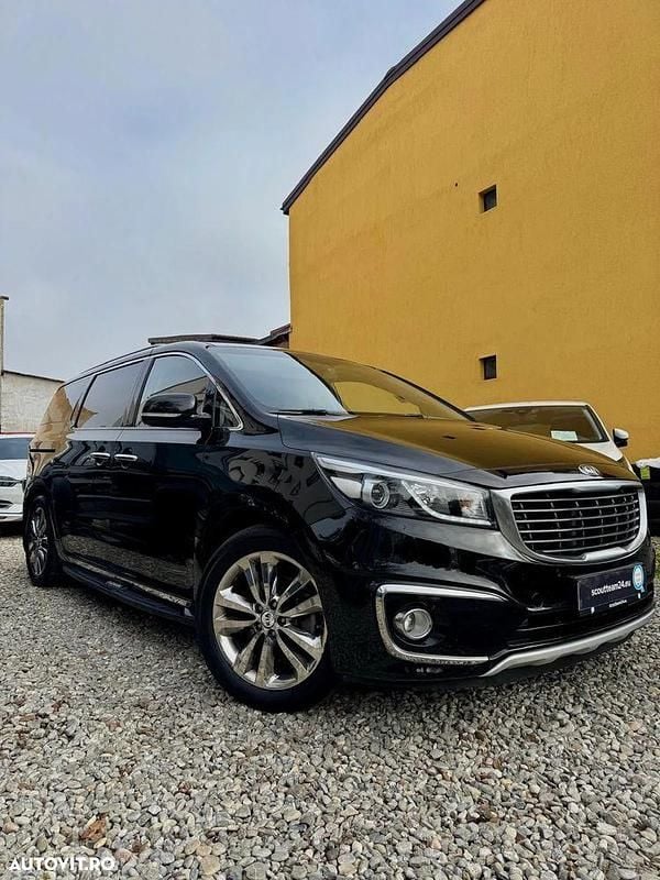 Second-hand Kia Carnival 200 CP (147 kW) 2016 Culoarenegru Monovolum