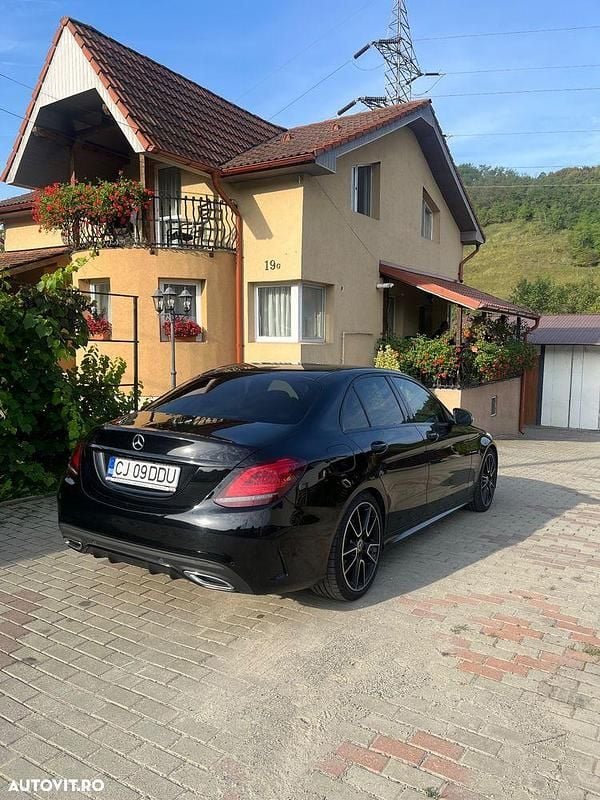 Second-hand Mercedes C220 AMG line 194 CP (142 kW) 2019 Culoarenegru Berlinǎ