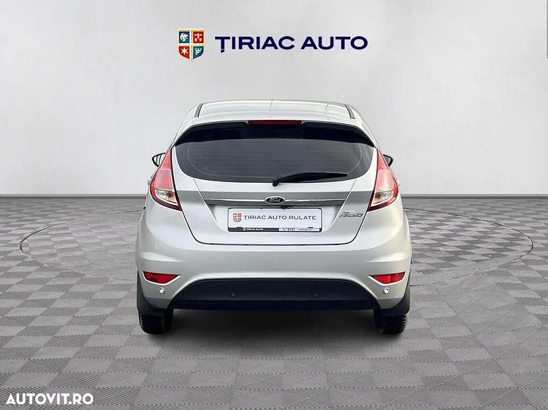 Second-hand Ford Fiesta 95 CP (69 kW) 2015 Culoareargint