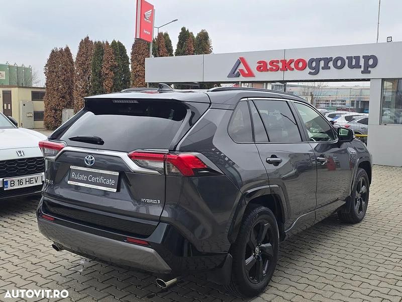 Second-hand Toyota RAV4 Hybrid 218 CP (160 kW) 2021 Culoaregri SUV