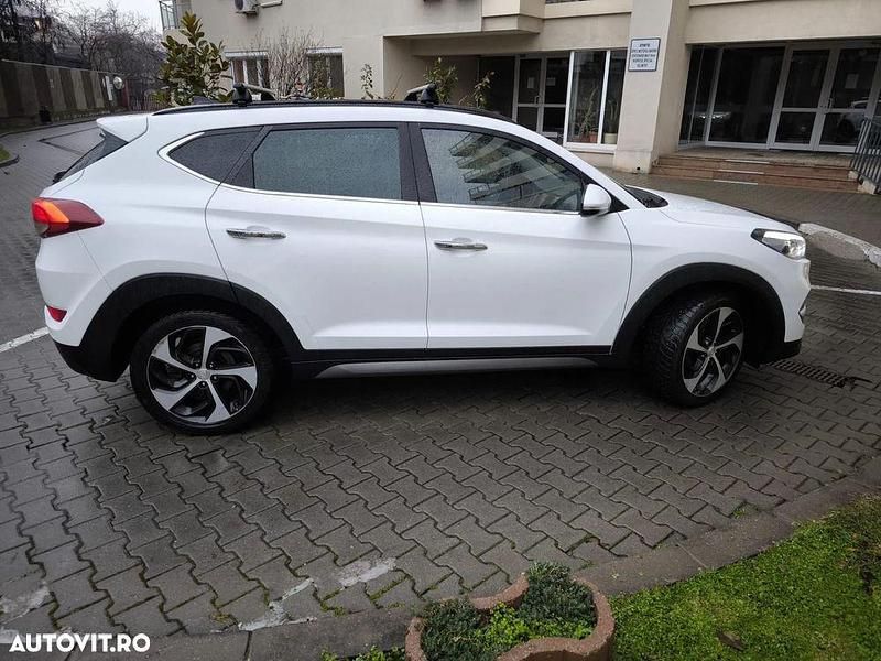 Second-hand Hyundai Tucson Advantage 136 CP (100 kW) 2016 Culoarealb SUV