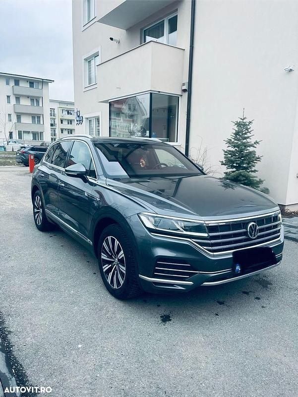 Second-hand VW Touareg Elegance 286 CP (210 kW) 2020 Culoaregri SUV