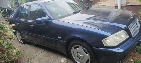 Second-hand Mercedes C180 122 CP (89 kW) 2000 Berlinǎ