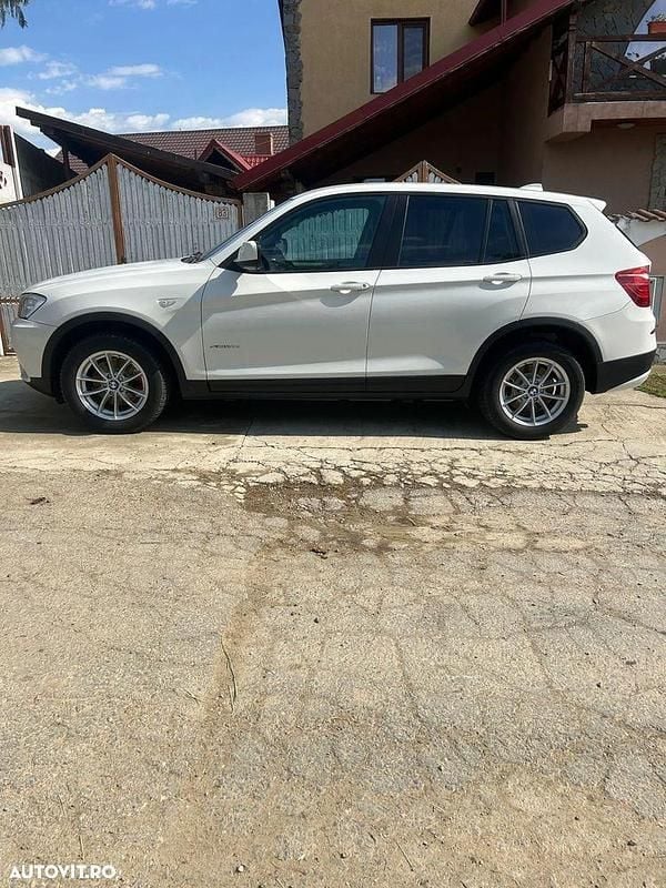 Culoarealb Utilizat 2012 BMW X3 SUV | 8.900 EUR (Preț OK) - Imagine 1/4