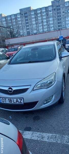 Utilizat 2011 Opel Astra Hatchback | 4.000 EUR - Imagine 1/4