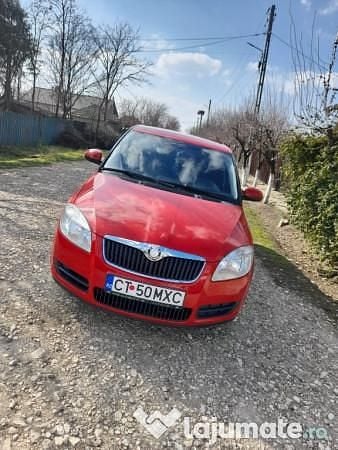 Roșu Utilizat 2008 Skoda Fabia Hatchback | 2.200 EUR (Preț OK) - Imagine 1/4